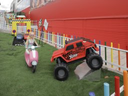 Outdoor handmade 3D constructions